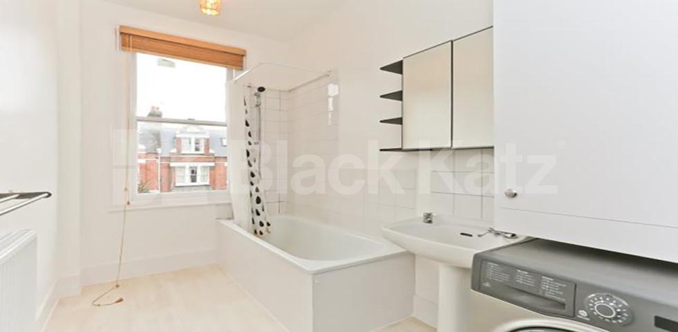 			SPACIOUS 1 BED APARTMENT, 1 Bedroom, 1 bath, 1 reception Apartment			 Whitehall Park , ARCHWAY N19